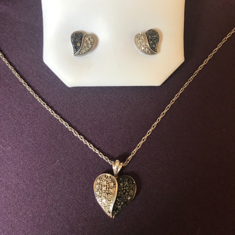 Necklace and earring set